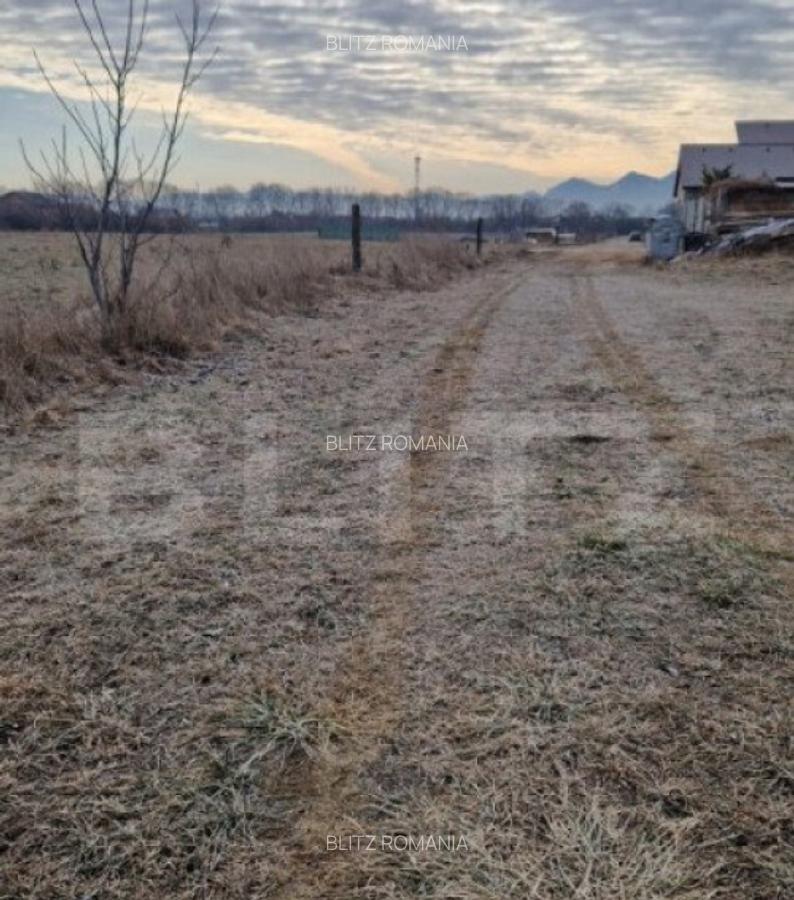 Teren intravilan de vanzare, 867 mp, 30 ml deschidere, regim - 4