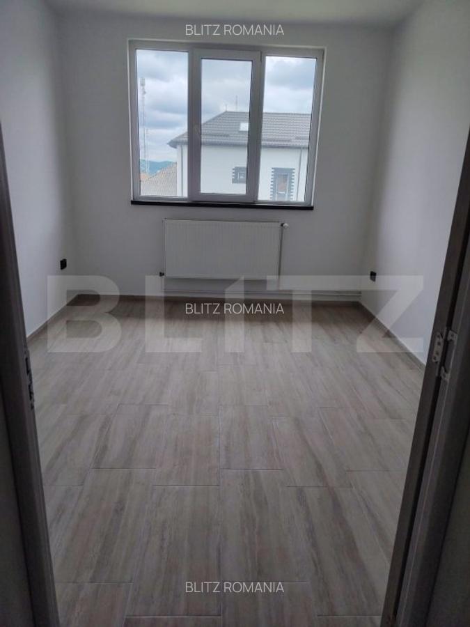 Casa de vanzare, cu 6 camere, 288 mp, zona Voinesti - 8
