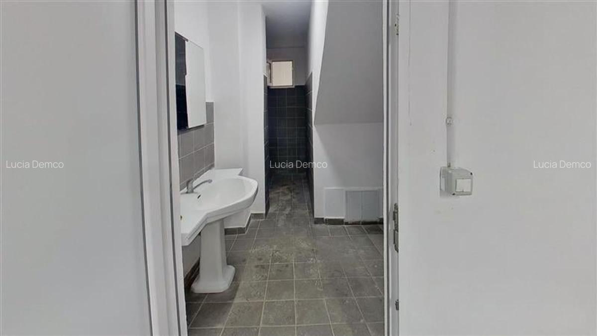 Spațiu comercial, 650 mp în Central - 6