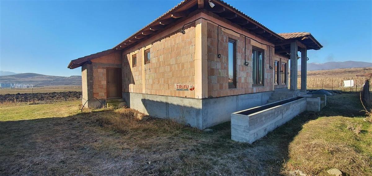 Casa noua semifinisata pe nivel 500 mp teren comuna Ighiu - 9
