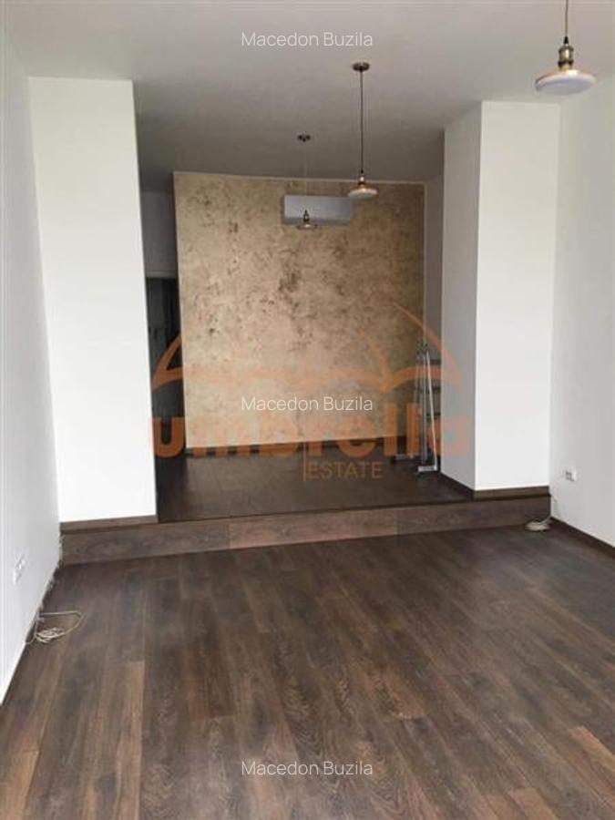 De vanzare spatiu comercial 39,64/? P-ta M. Viteazul - 2