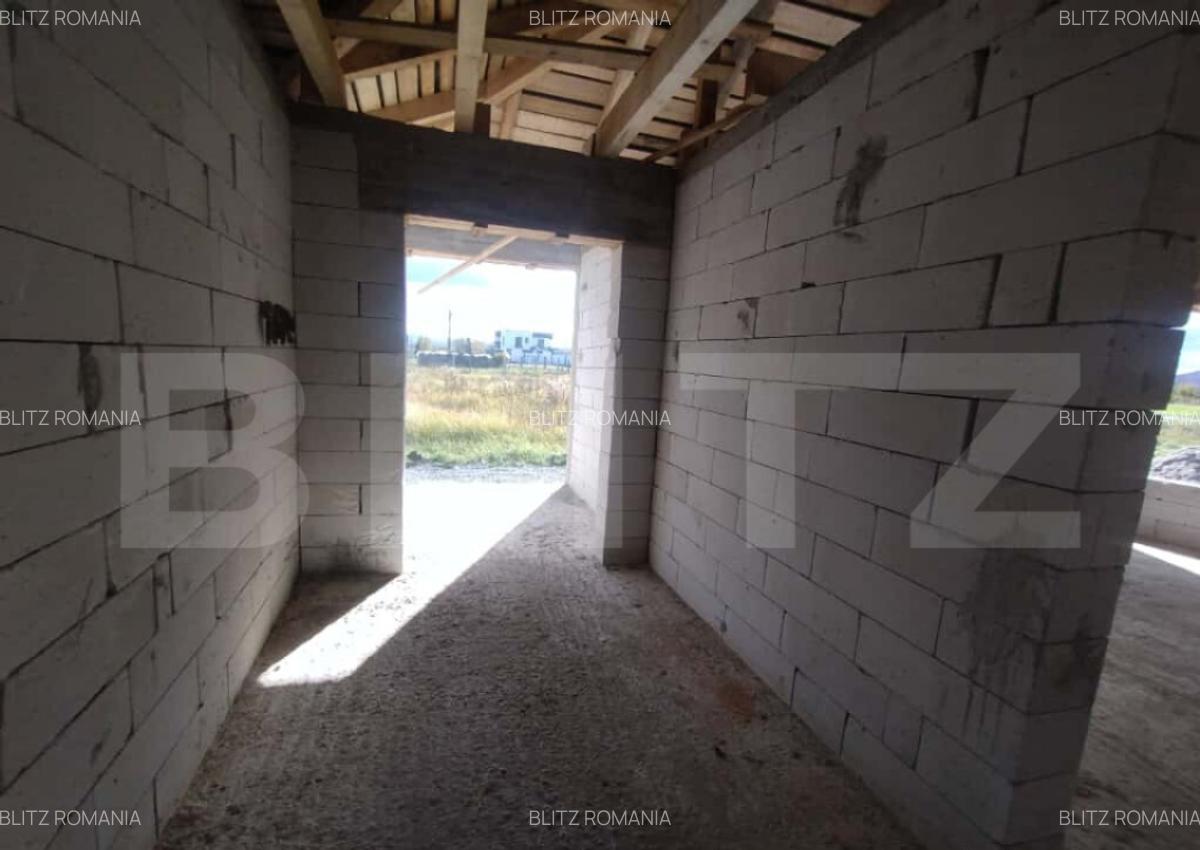 Casa cu 4 camere, 153 mp utili, teren 1000 mp extravilan, ut - 9