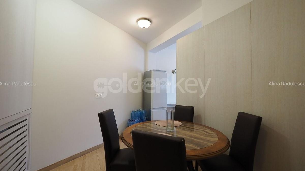Apartament spatios cu 3 camere, zona exclusivista - 10