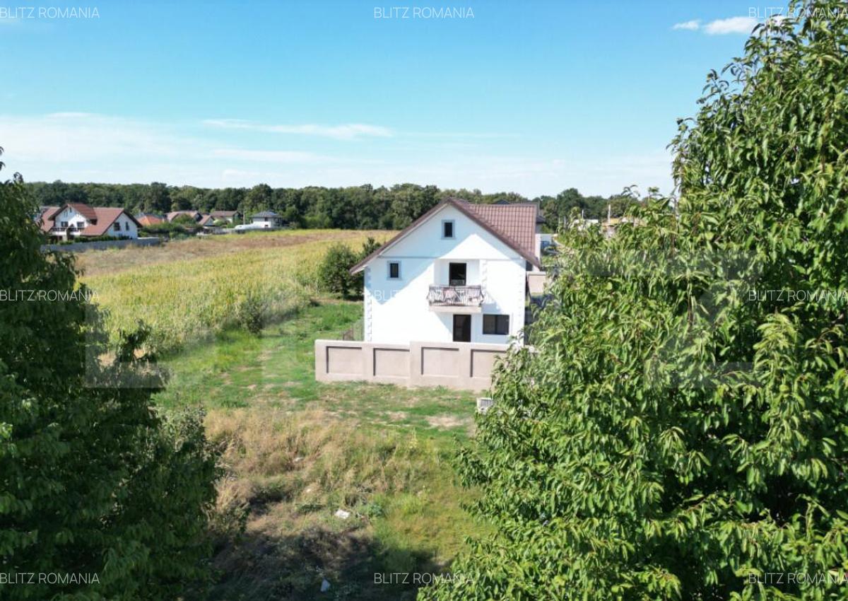 Casa cu 5 camere + garaj , situata in Valea Ursului - 7