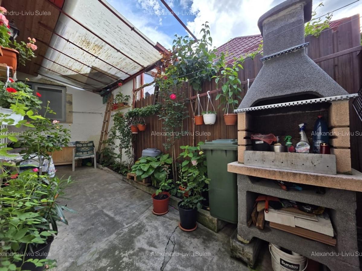 Casa cu trei camere, curte proprie, Podul Cretului, Schei - 10