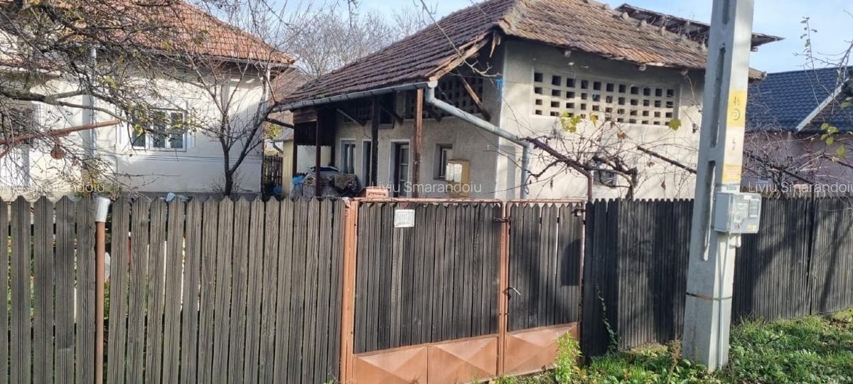 Vând casă cu teren și curte în centrul Călinești - 3
