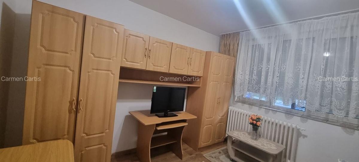 Chirie, garsonieră, mobilată, utilată, parter Blv Dacia. 250 Euro/lună - 3