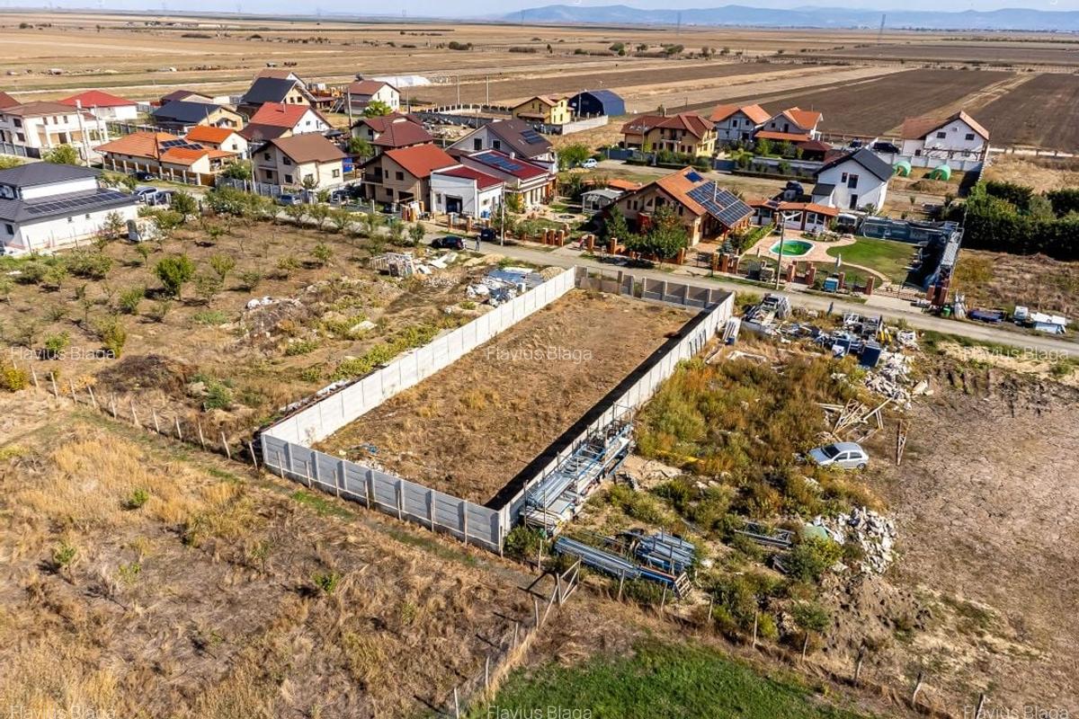 Teren de 733 mp în Livada, cu gard finalizat, Comision 0 - 6