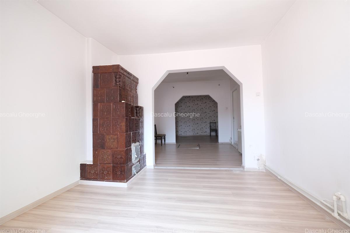 TEI TOBOC - Petricani, casa exceptionala din caramida, 4 camere si 200 mp. teren - 1
