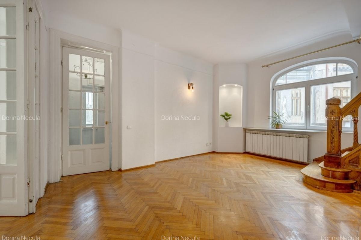 Vila cu arhitectura distincta, 7 camere, renovata, intr-o locatie exclusivista - 24