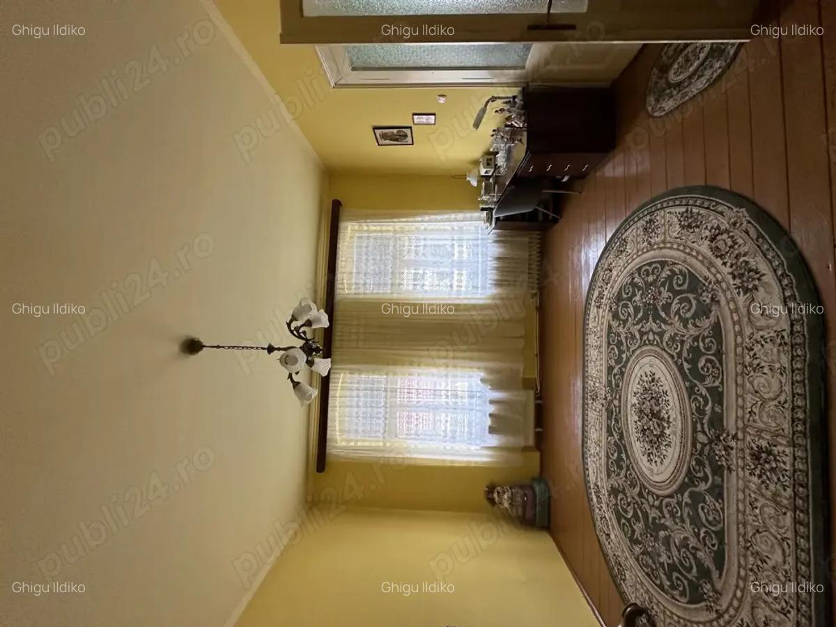 Casa de vanzare in centrul ora?ului Ora?tie - 4
