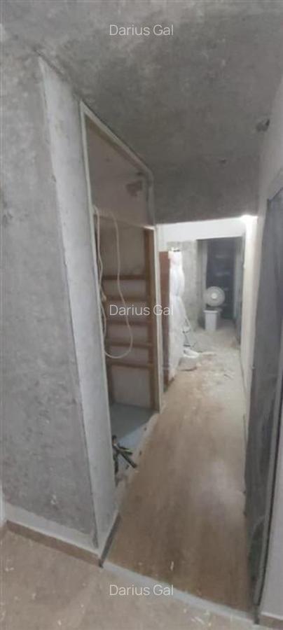 Apartament cu 3 camere decomandat în Decebal - 11