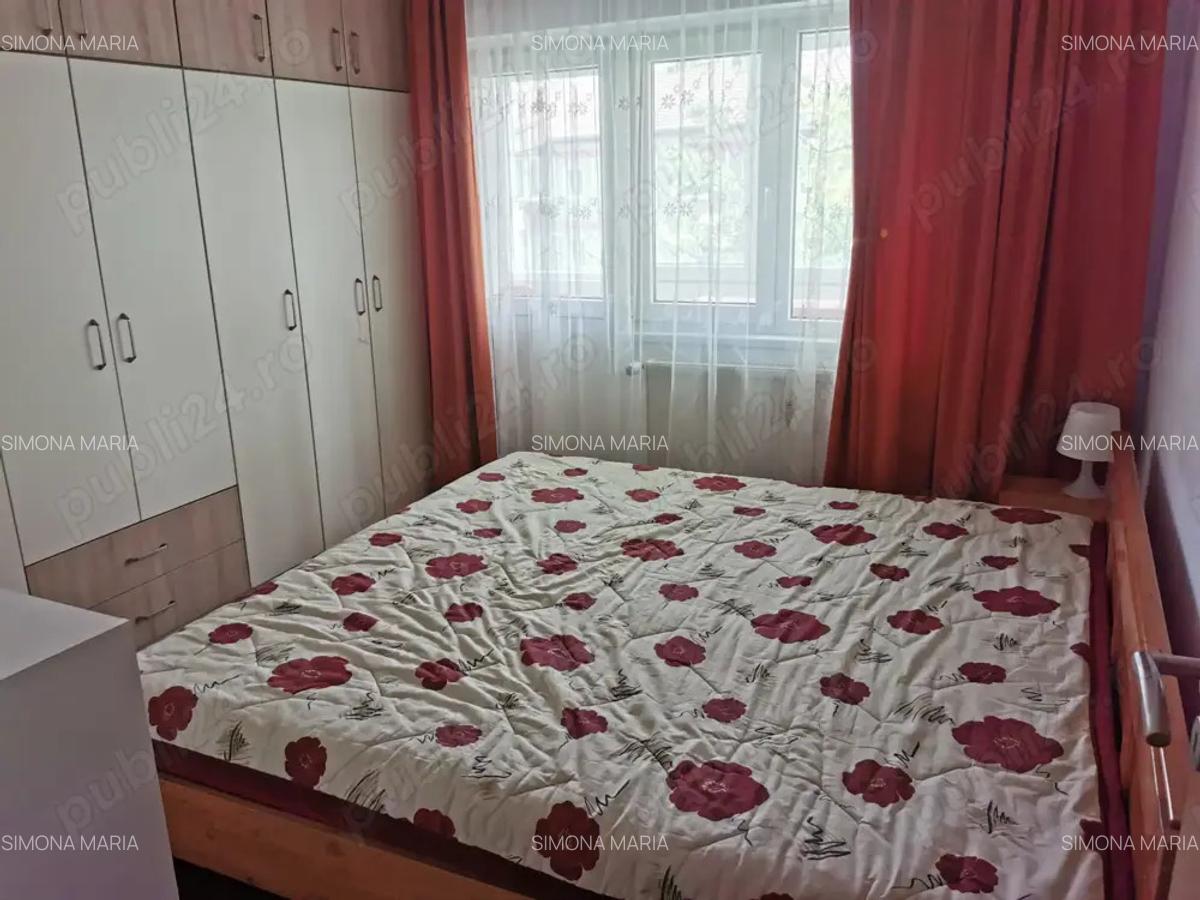 Inchiriez apartament 3 camere - 1