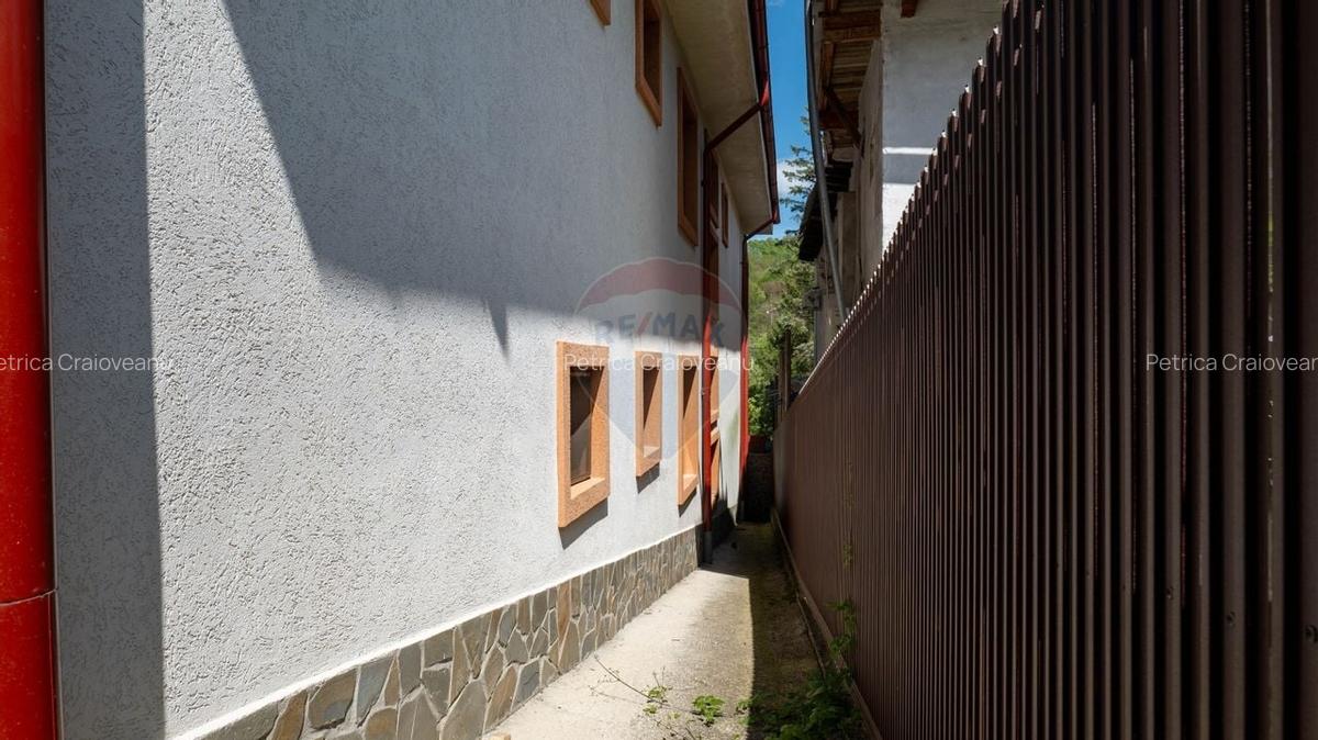 Oferta - vanzare pensiune 10 camere si casa de vacanta, Slanic Prahova - 34