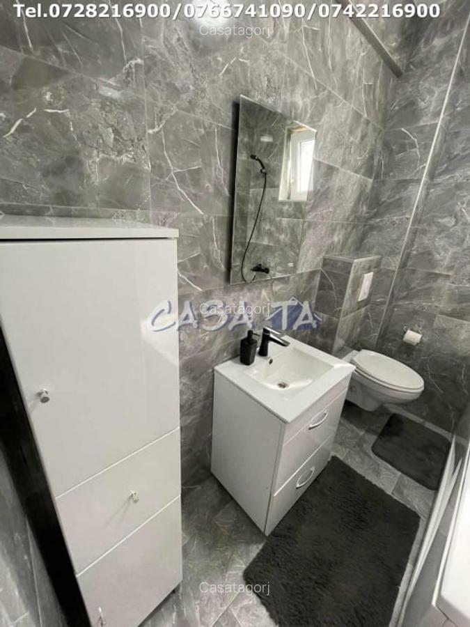 Apartament 3 camere, situat in Targu Jiu, Str.Unirii - 12
