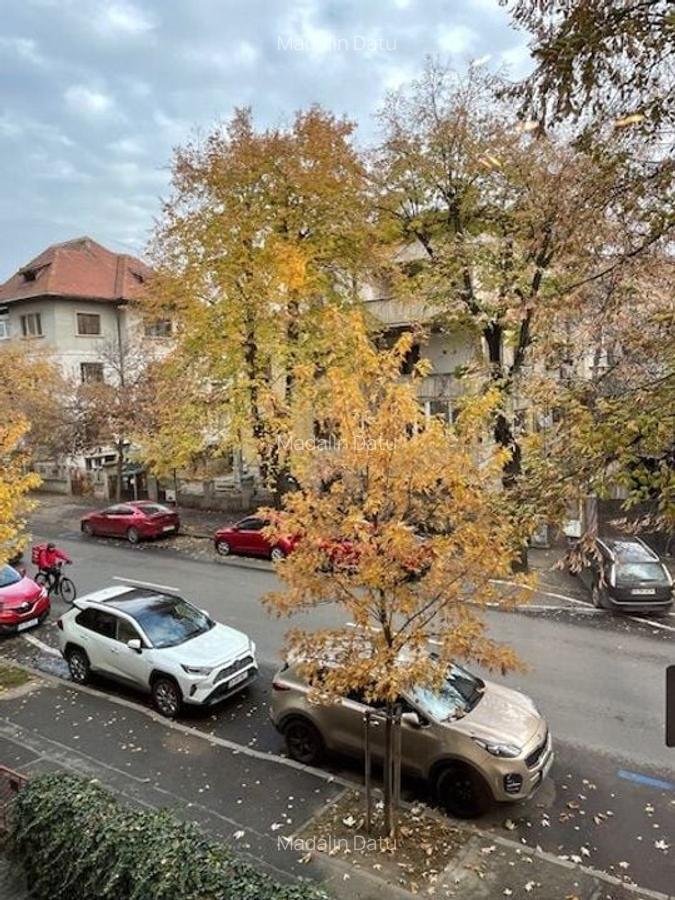 Prima Inchiriere:Str. Paris-Dorobanti Capitale,et.1 - 11