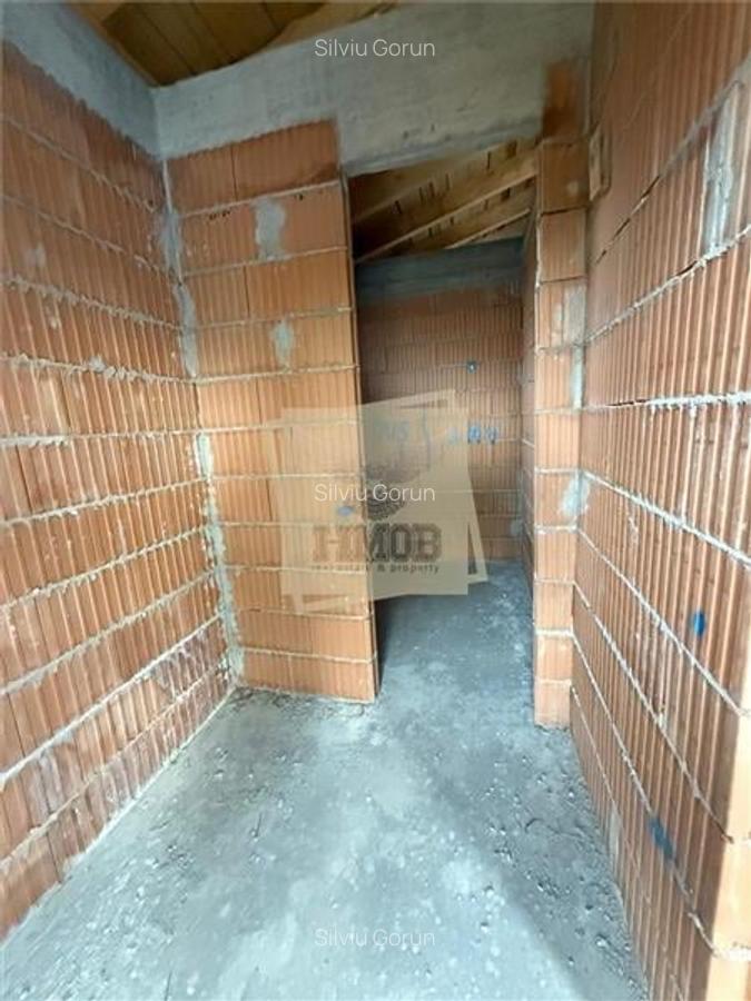 Casa individuala cu 4 camere 3 bai si 390 mp teren in Sura Mica - 10