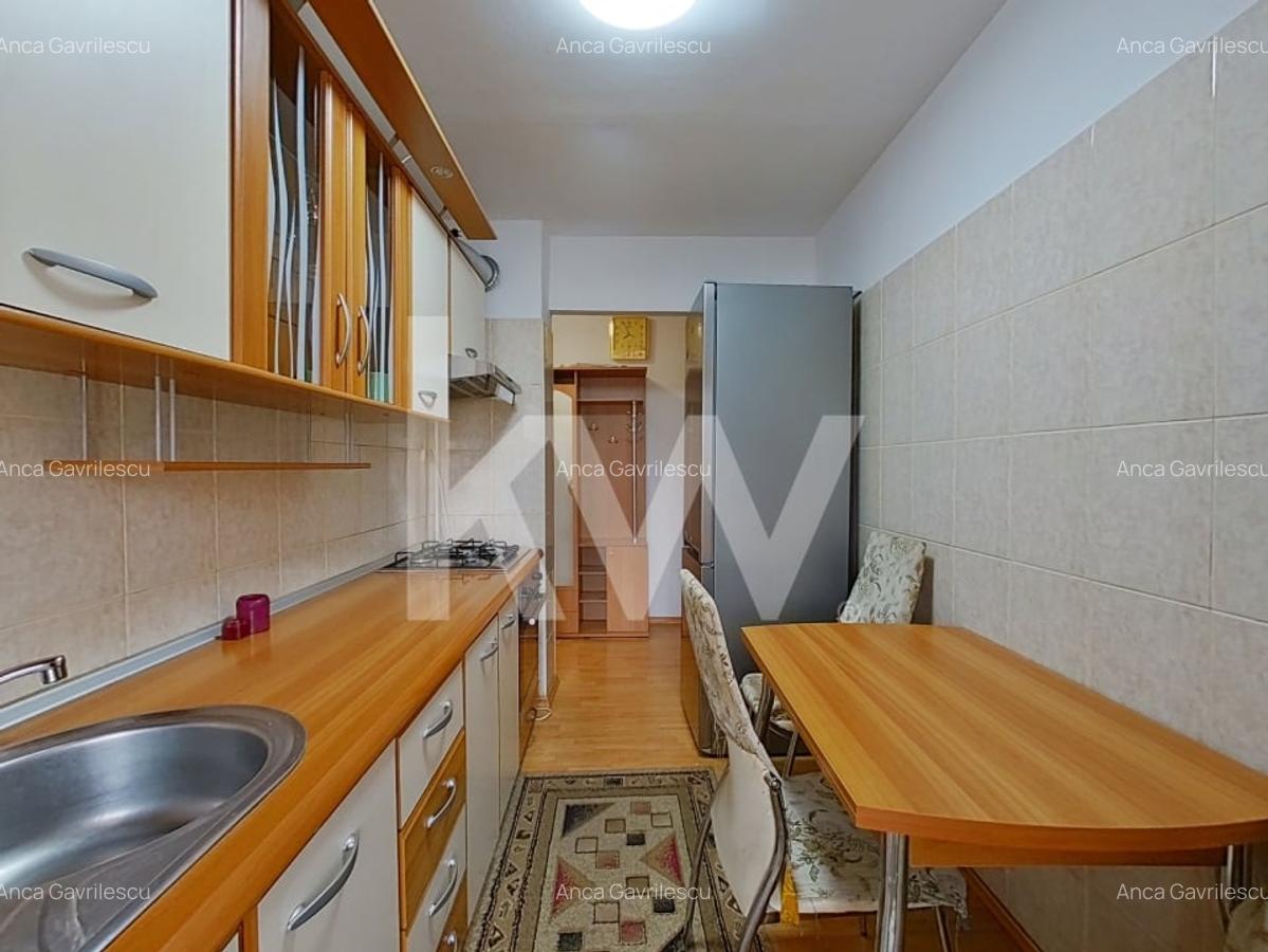 Inchiriere apartament cu 3 camere, mobilat si utilat - zona Tractorul - 4