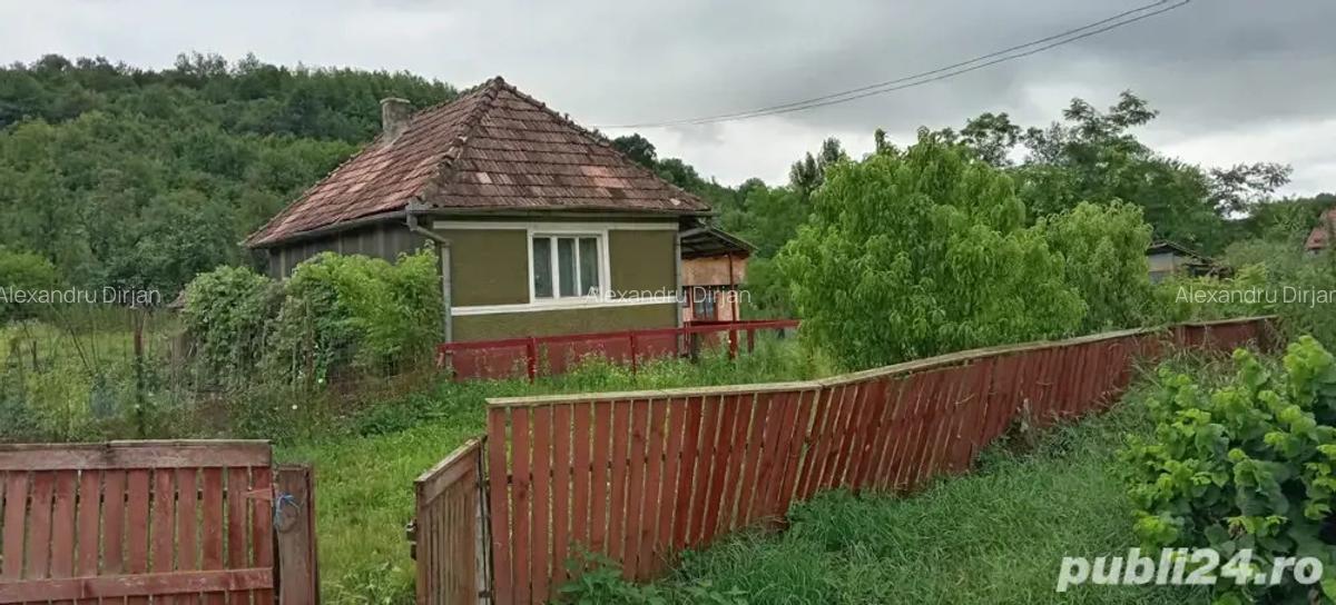 Vand casa in satul Nasal judetul Cluj Napoca , curte si gradina, total suprafa?a 22 de arii - 2