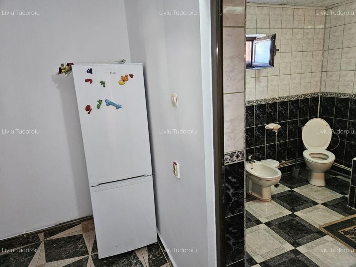 Casă de vânzare în Golești – locație excelentă lângă muzeu - 9