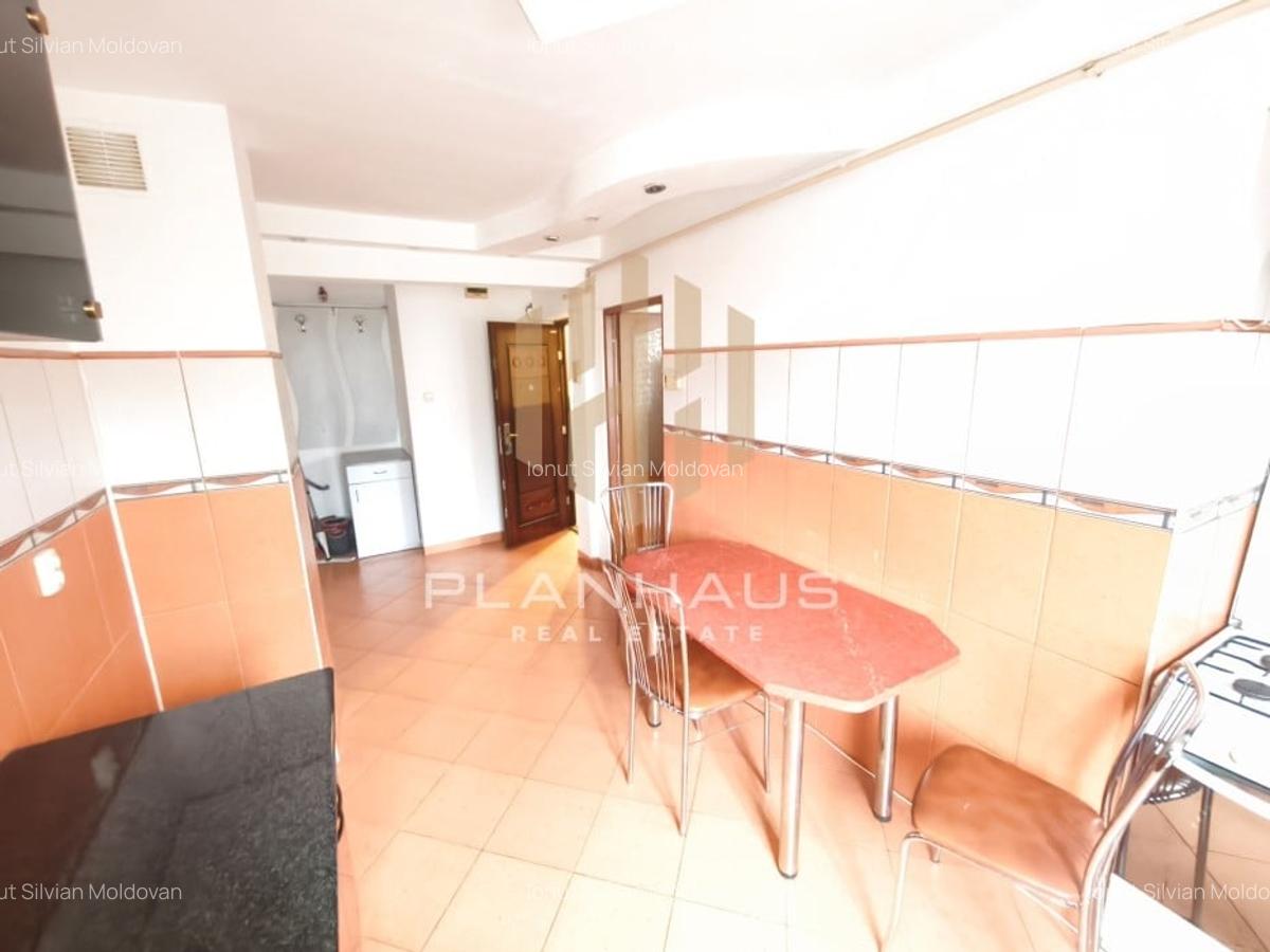 Apartament decomandat, 71 mp, etaj 1, orientare sudică – locație excelentă, - 6