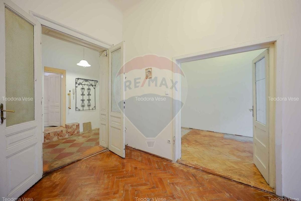 Apartament cu 2 camere de vanzare, cladire istorica, ultracentral - 18
