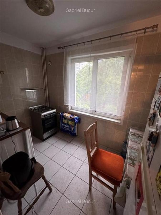Garsonieră decomandată în Apărătorii Patriei - 1