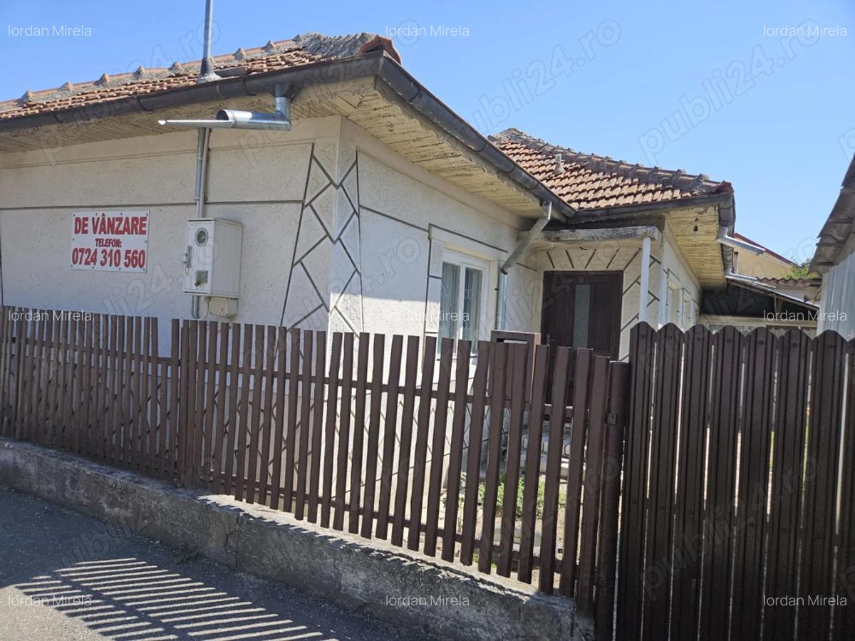 Casa de vanzare in Olteni?a, str. Cuza Voda nr. 37, 480 mp - 2