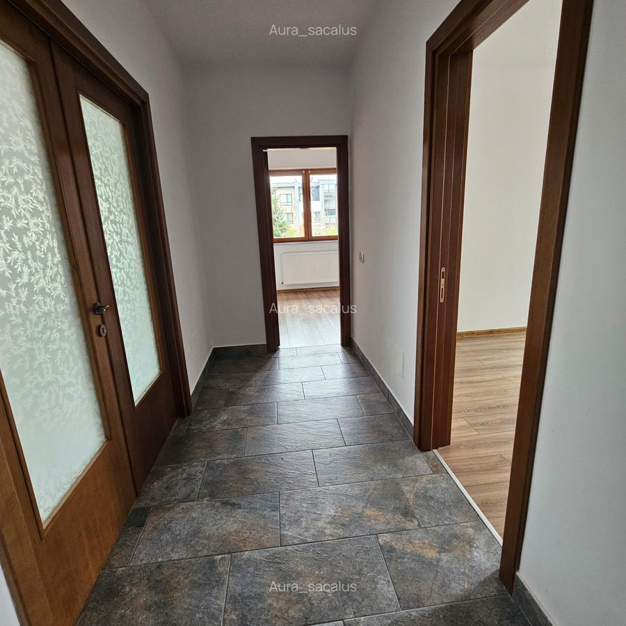 Apartament cu 3 camere decomandat în Sisești - 2