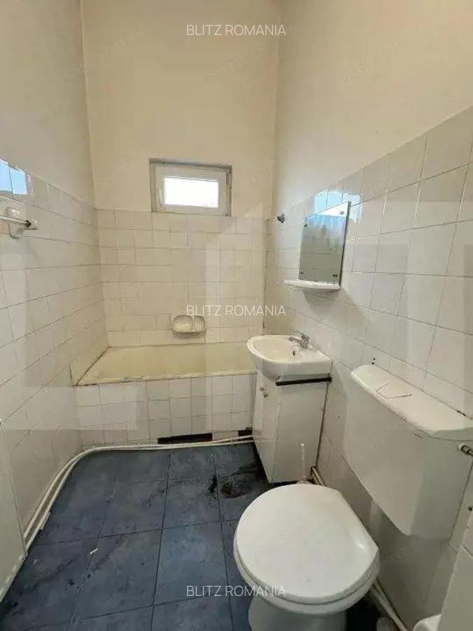 Spatiu comercial 120 mp, 4 parcari, zona strazii Paris - 17