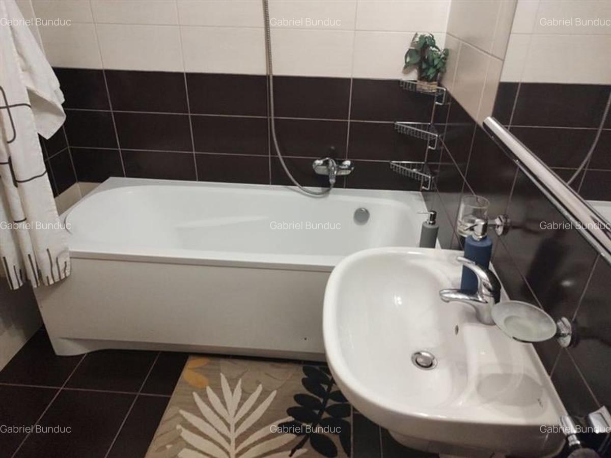 Apartament 3 camere, zona Avantgarden 1 - 7