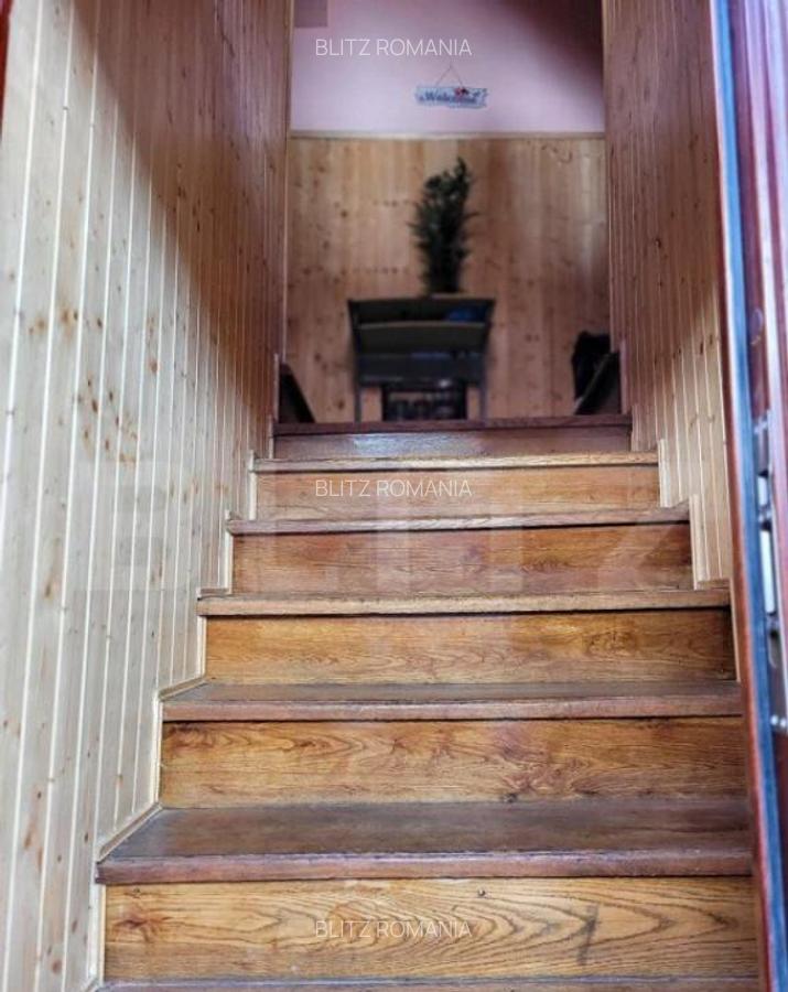 Casa Piata Sfatului compusa ap3camere,studio(2camere),mansar - 2