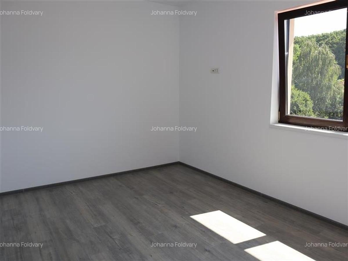 Casă cu 5 camere în Dumbrăvița - 18