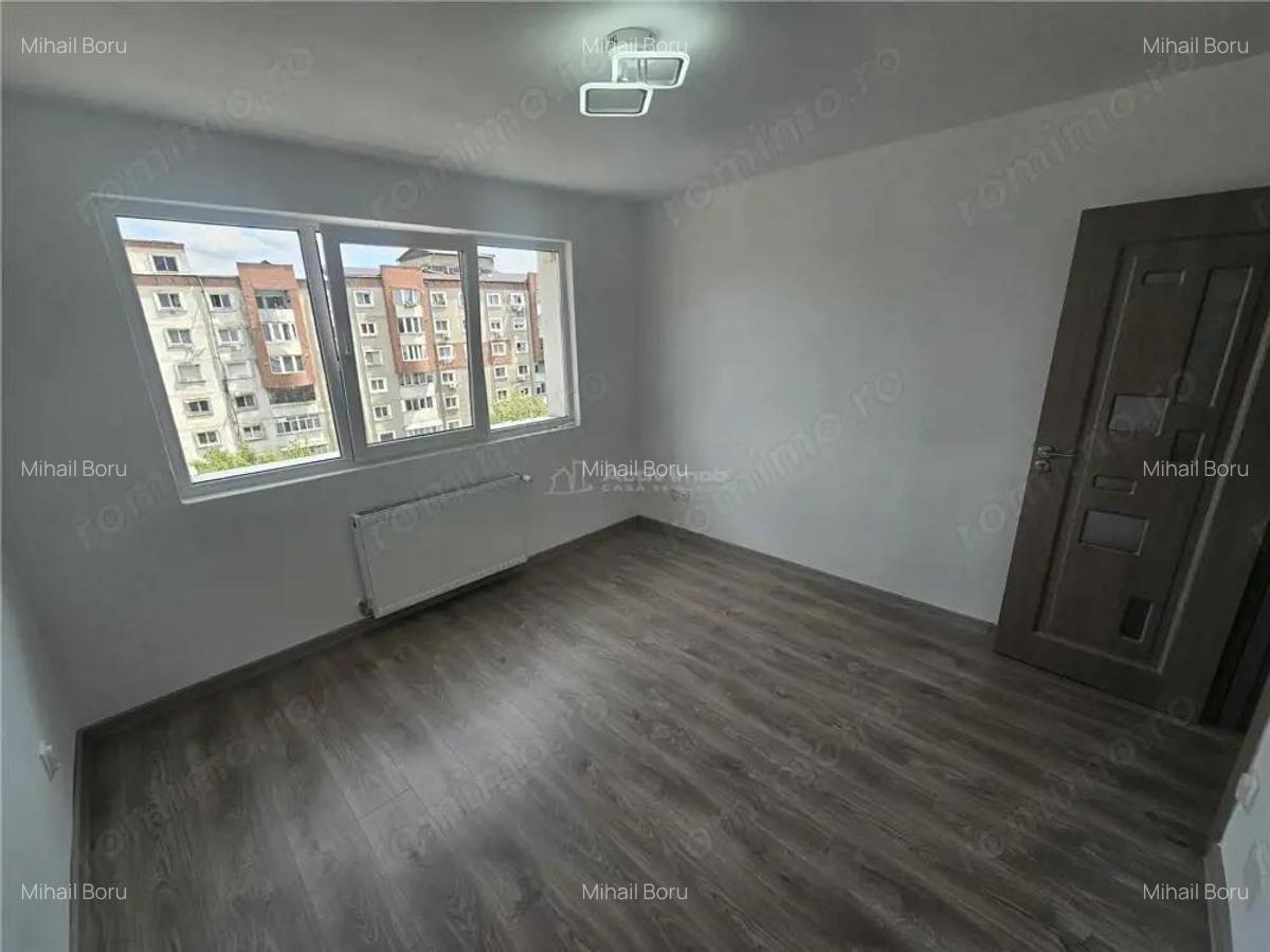 Resita, 2 Cam. Cf. 1, Renovat, Bulevard, Micro 3 - 14