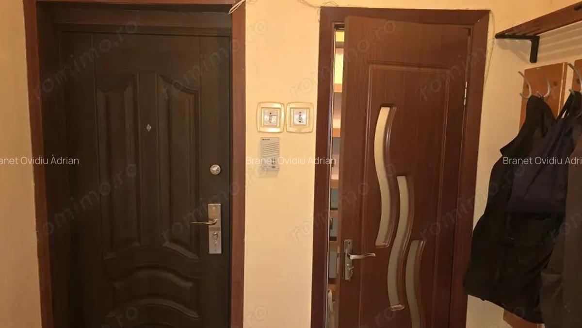 Vand apartament 3 camere cu intrari separate in Deva, zona Minerului, bloc de 4 etaje de caramida, - 13