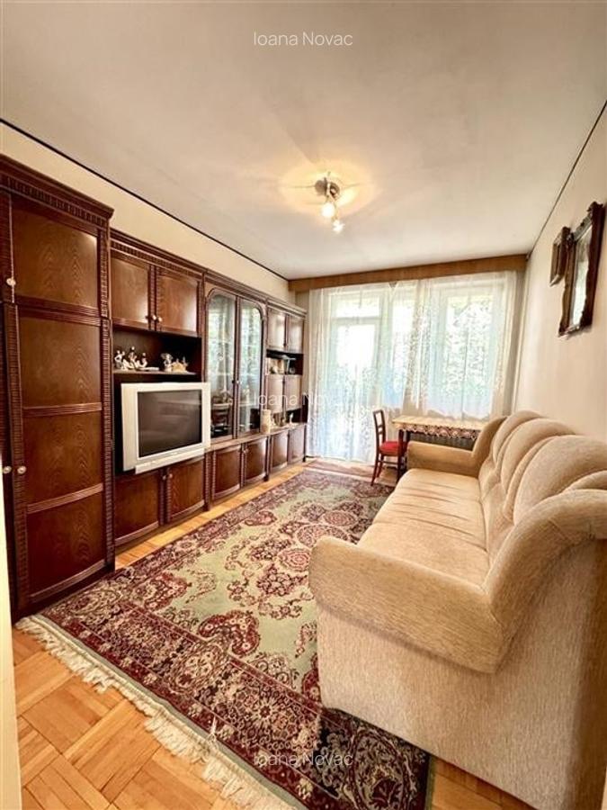 Apartament cu 3 camere semidecomandat în Central - 11