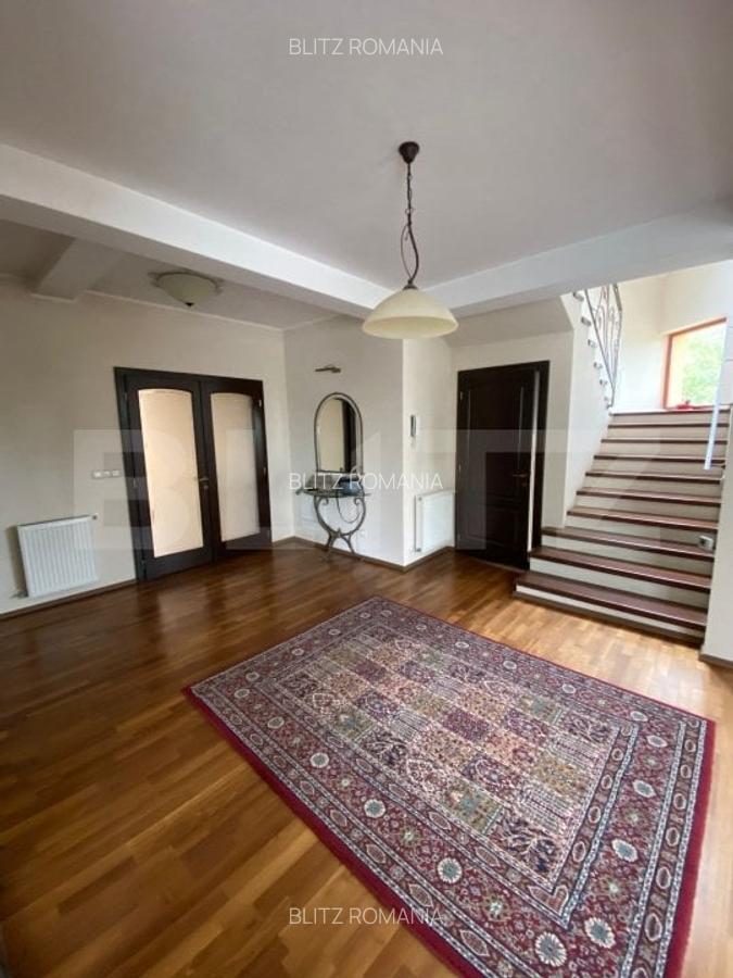 Casa individuala de vanzare, 250 mp utili, teren 1200 mp, zona Unirea - 11