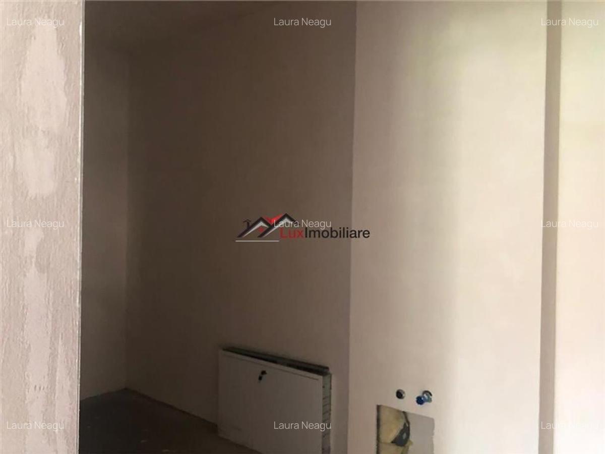 Duplex 4 camere, 120 mp utili,teren liber intre 50 si 150 mp. Zona foarte buna d - 18