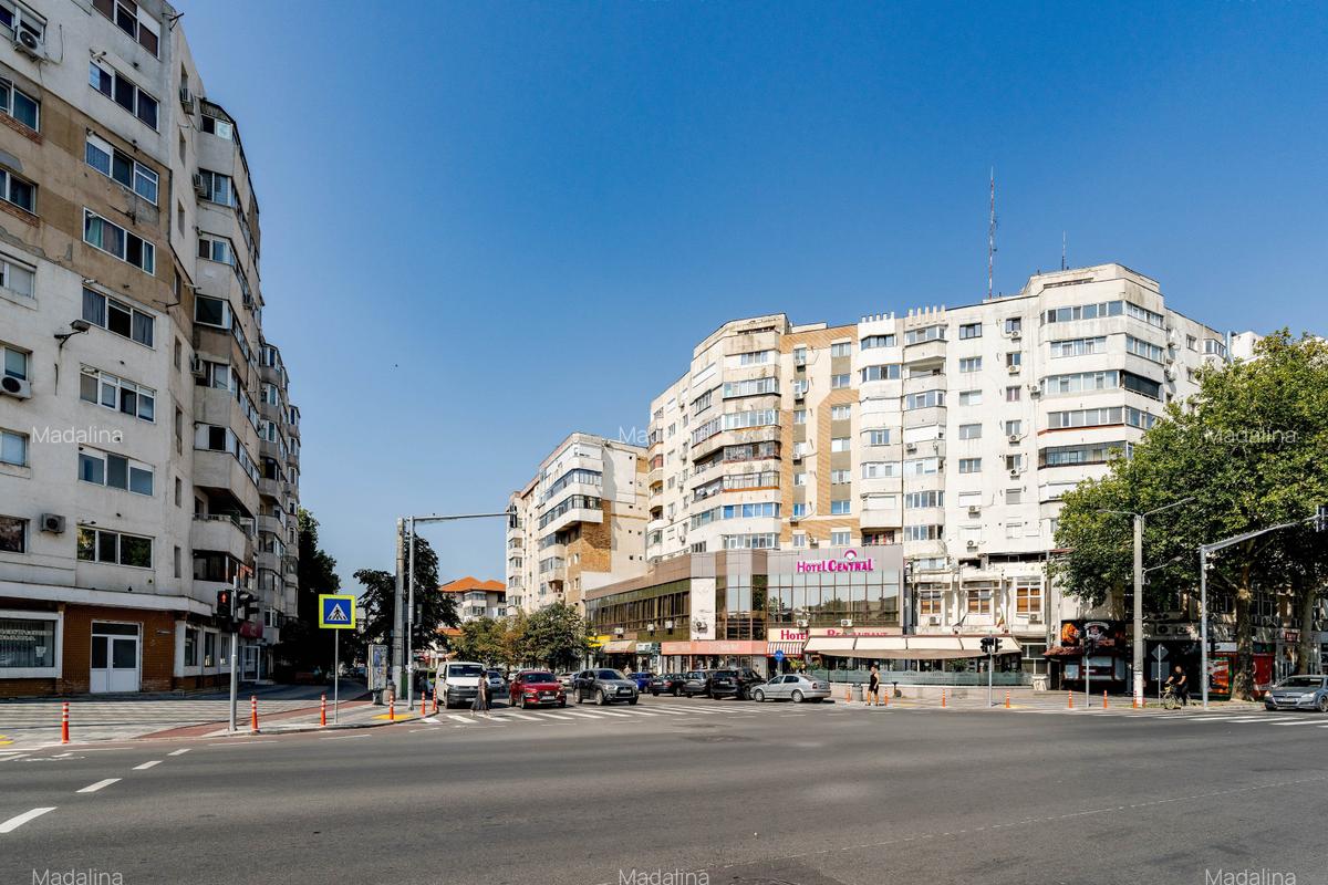 Apartament spațios, modernizat, 2 camere – Bd. Cosminului - 30