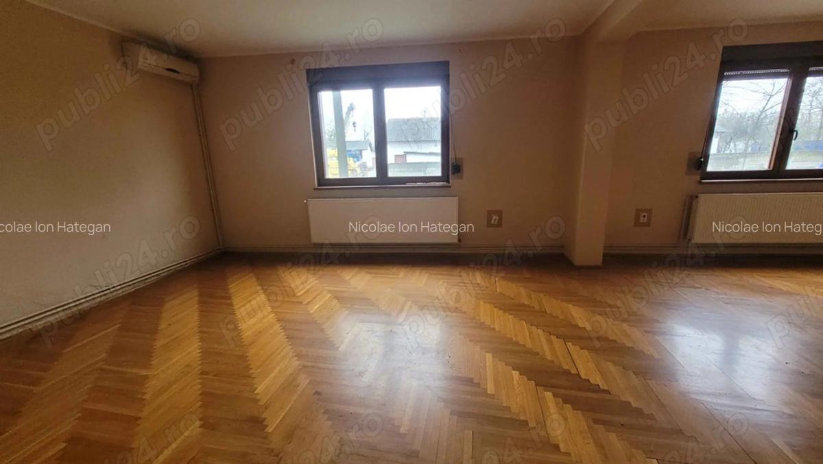 Imobil cu 3 case:C1 -3 nivele;C2-2nivele;C4-1 nivel;C3;C5;Piscina;Foisor - 8