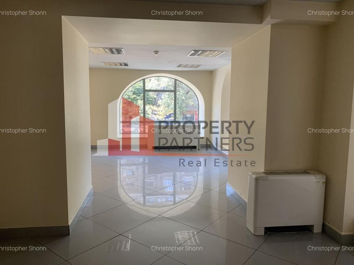 Spatiu comercial / show-room, magazin central - Universitate. - 2