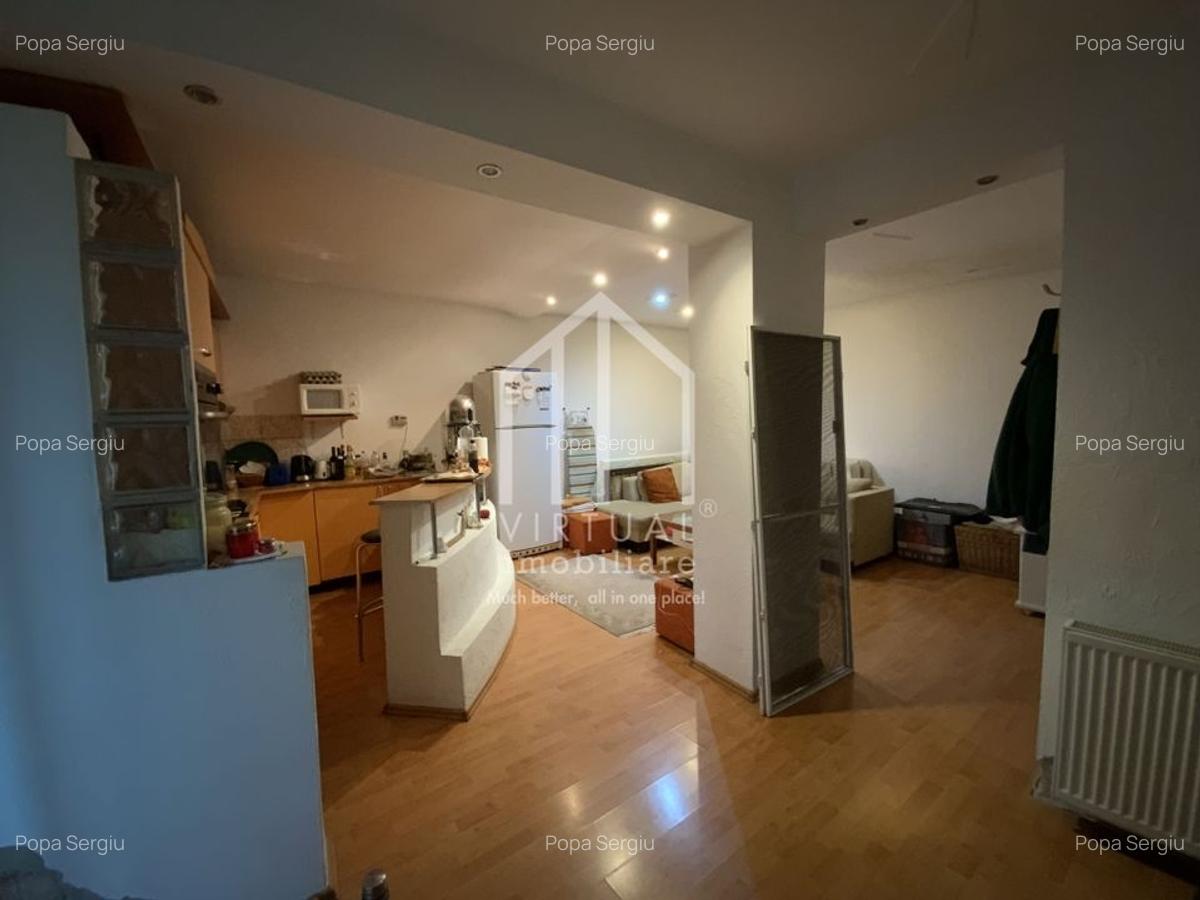Casa individuala cu 8 camere, teren 360 mp, garaj, pod - 10