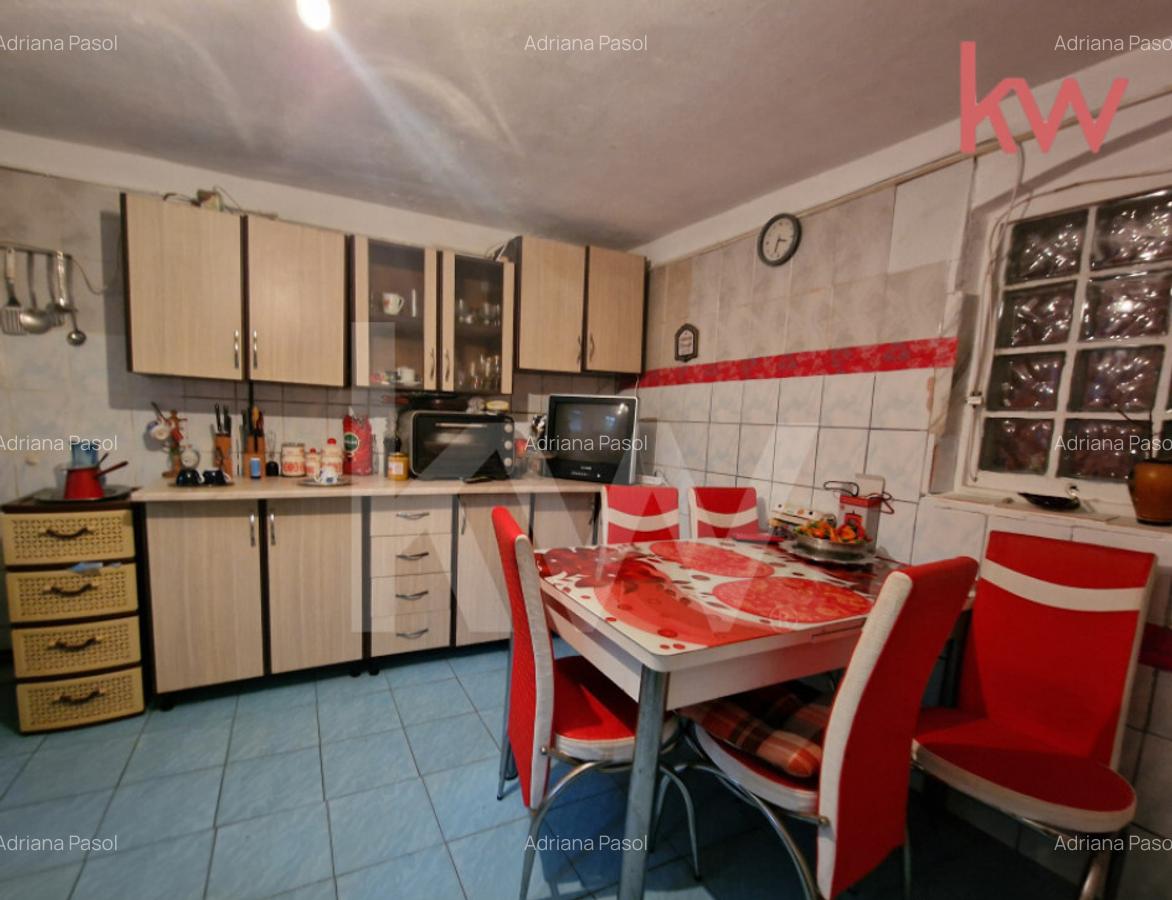 De vanzare casa pe teren de 1.390 m2 Craiova, Str. Bu - 11