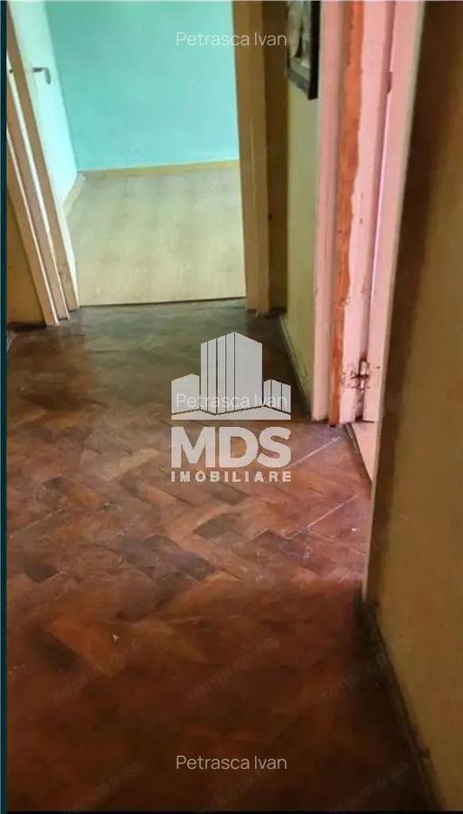 Apartament cu 4 camere cu centrala propie etajul 3 - 5
