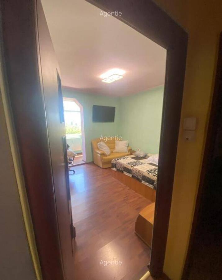 Bdul.1 Decembrie 1918.Apartament 3 camere. - 8