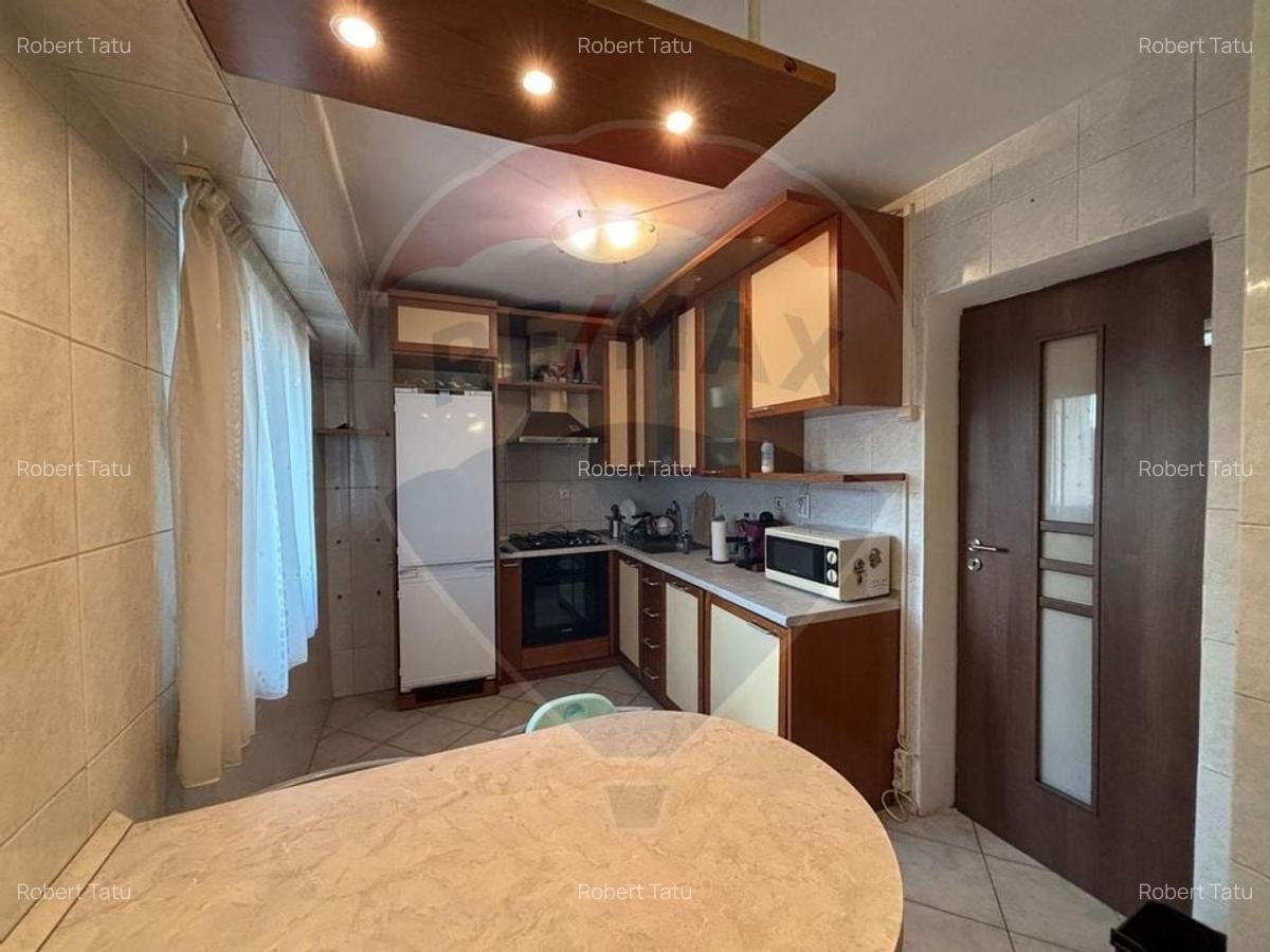 De inchiriat | 2 camere + parcare | Unirii - 9