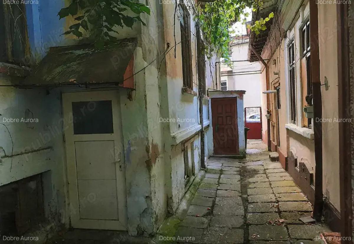 Vanzare teren ?i construc?ie, zona centrala hala traian - 5