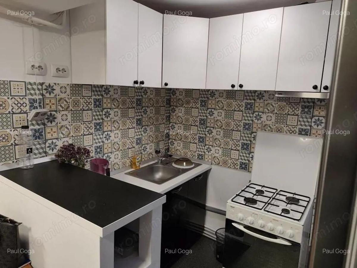 Vanzare apartament 2 camere mansarda, zona Micro 19 - 1