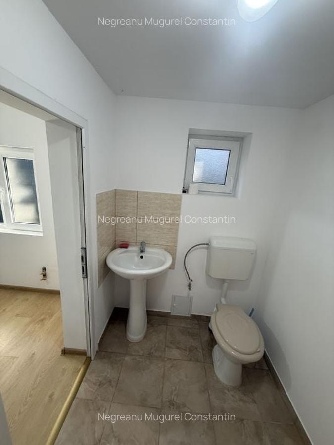 2 corpuri de Casă renovate + teren 125 mp Campina - 19