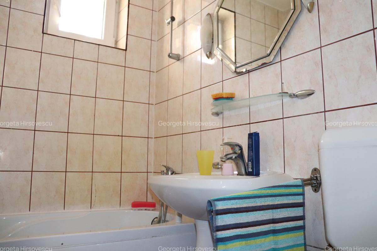 Apartament cu 3 camere semidecomandat, mobilat în Central - 6